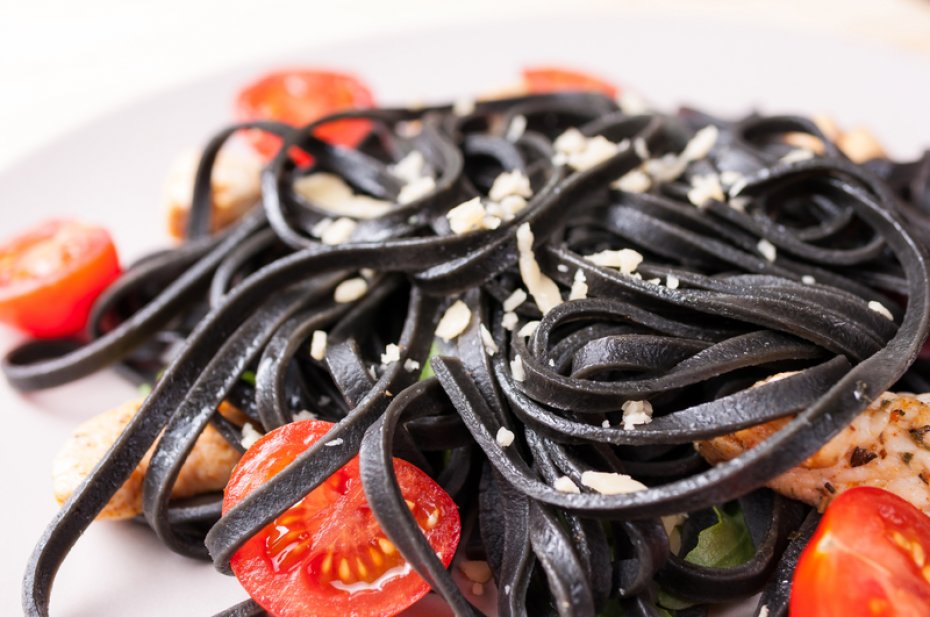 Black tagliolini