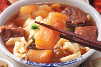 Braised beef noodles