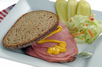 Sandwich de boeuf fumé