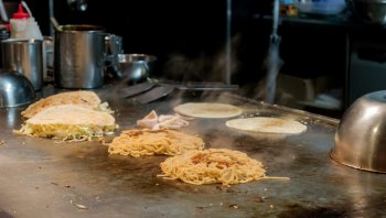 Taiwanese teppanyaki noodles