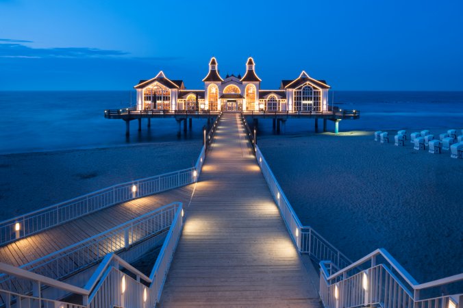 Edificio histórico Seebrucke Sellin, Isla de Ruegen, Alemania