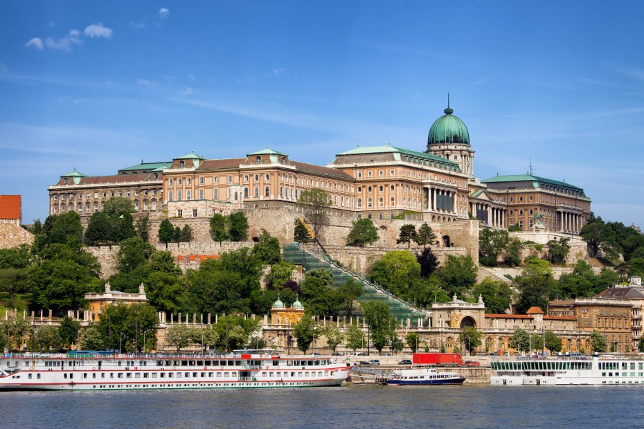 Castillo de Buda y Buda