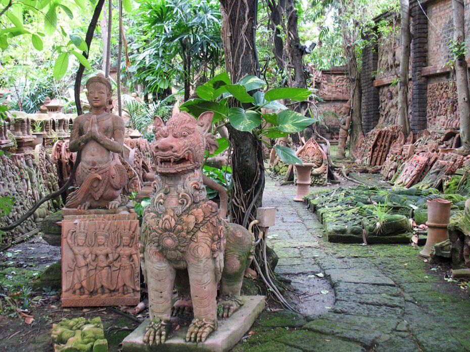 Jardín Terracota Baan Phor Liang Meun 