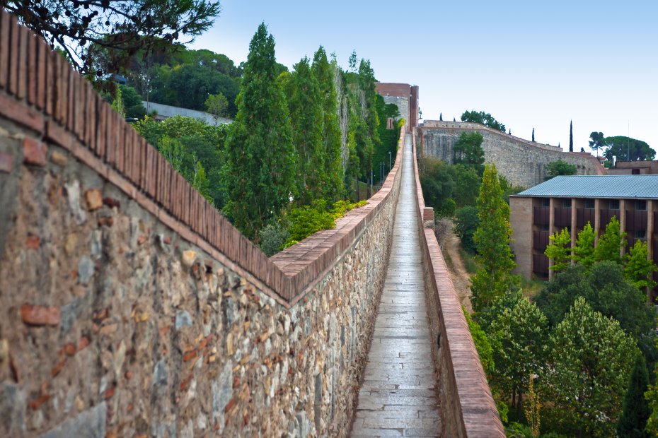Medieval Eixample, Girona City Wall Promenade